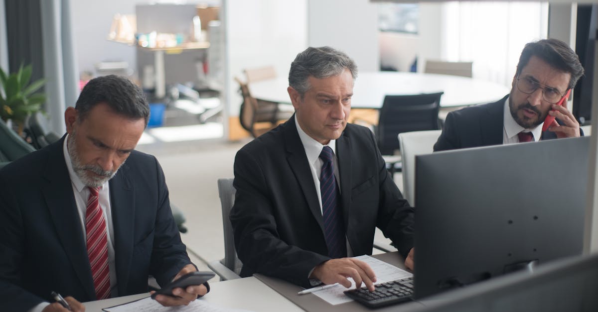 易名实名账号：流量卡和手机套餐的区别：哪个更为重要？