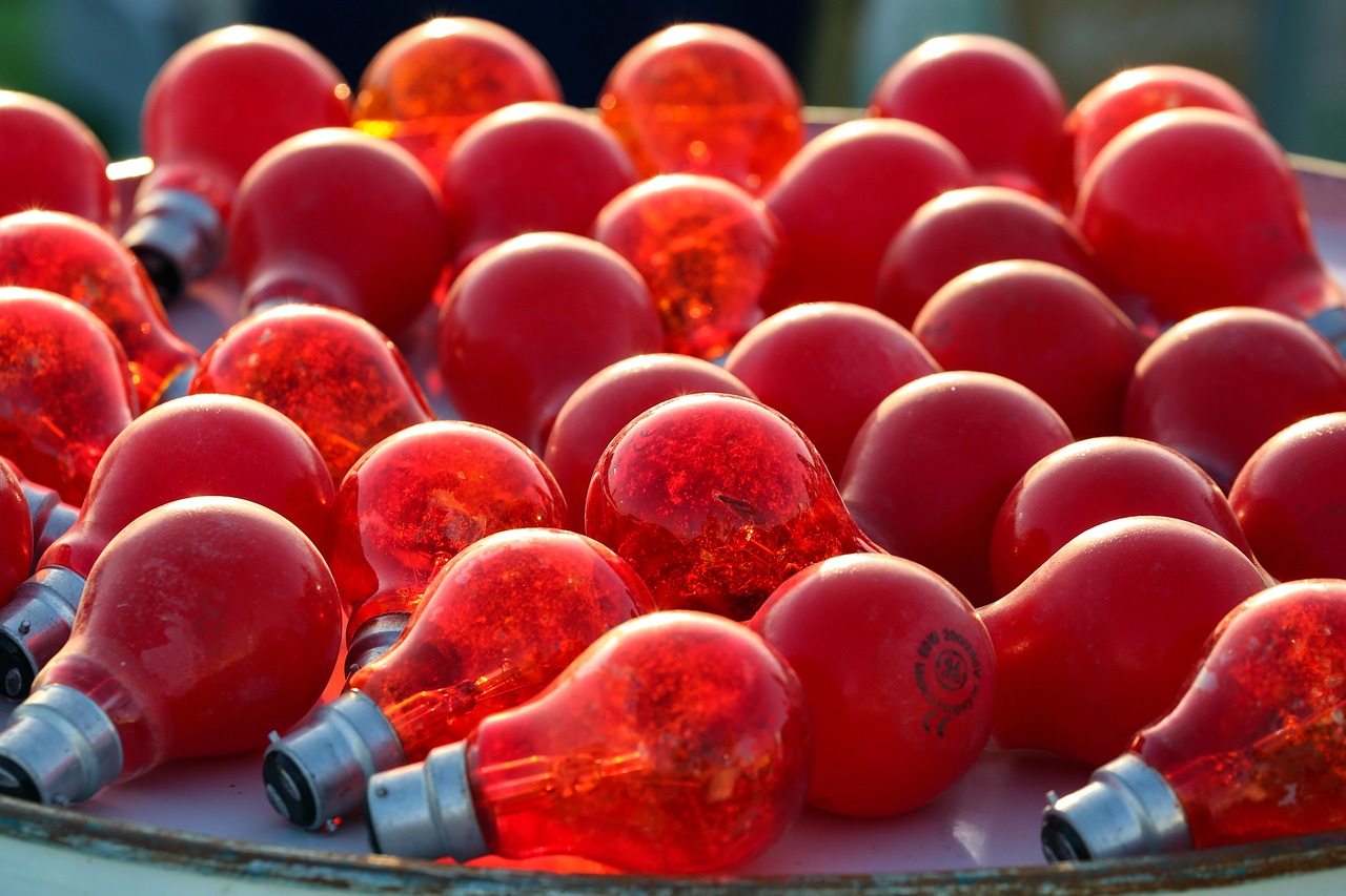 腾讯云国际站实名账号：流量卡在智能旅游中的应用